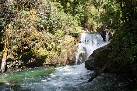 Wasserfall der Trogon Lodge