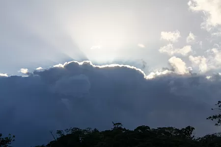 Spiel der Sonne mit den Wolken