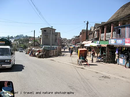 Stop in Ambositra while riding a taxi-brousse from Fianarantsoa to Antsirabe